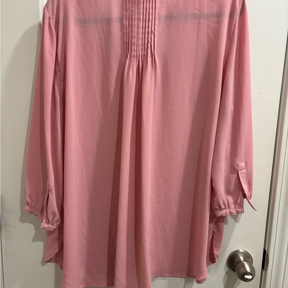 Pink blouse - Picture 3 of 3